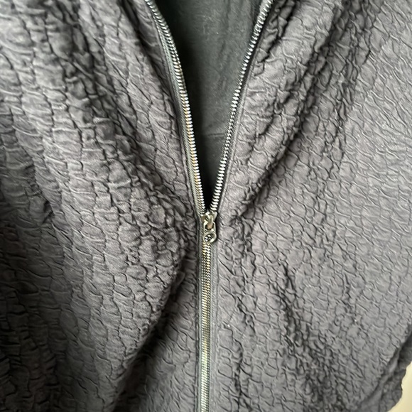 Lululemon Rippled Full Zip Jacket size 8 - Picture 3 of 9